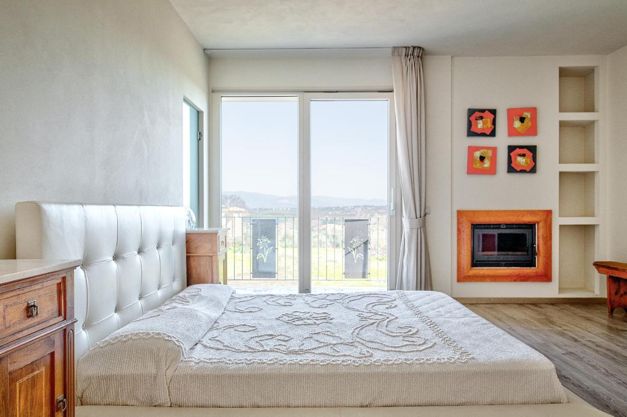 Villa Il Poggino - Modern House โฟยาโน เดลเล เคียนา ภายนอก รูปภาพ